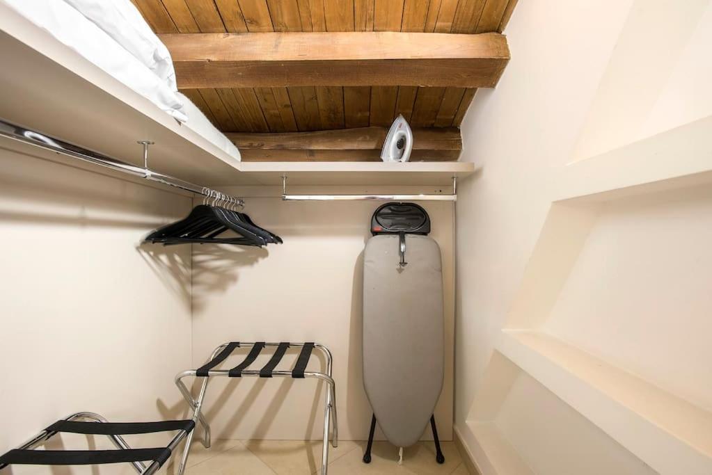 Exclusive Views From A Sunny Attic Apartment! *