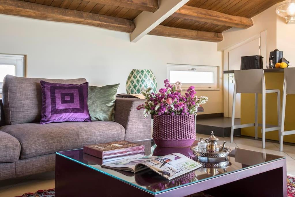 Apartment Exclusive Views From A Sunny Attic Apartment! *