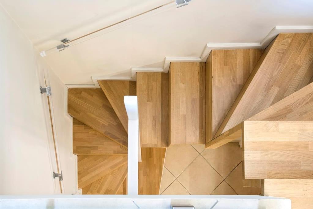 Apartment Exclusive Views From A Sunny Attic Apartment! Rom